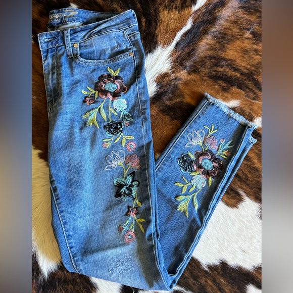Seven7 Denim - Seven 7 Vancouver Mid Rise Skinny Jeans Size 8 Embroidered Boho Hippie Denim
